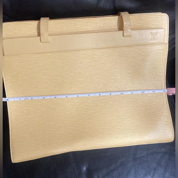 Louis Vuitton epi croisset - Picture 15 of 16